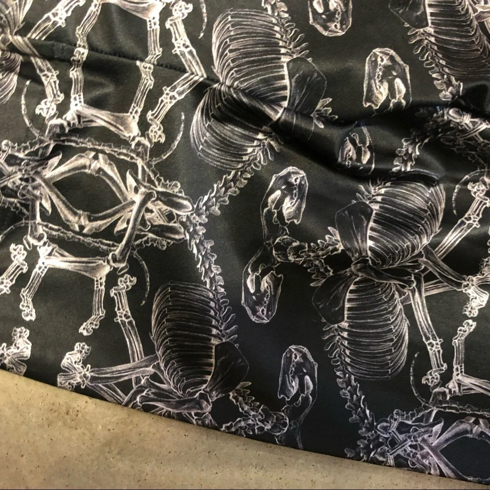 Blackmilk Black and White Patterned Leggings - Picture 4 of 5